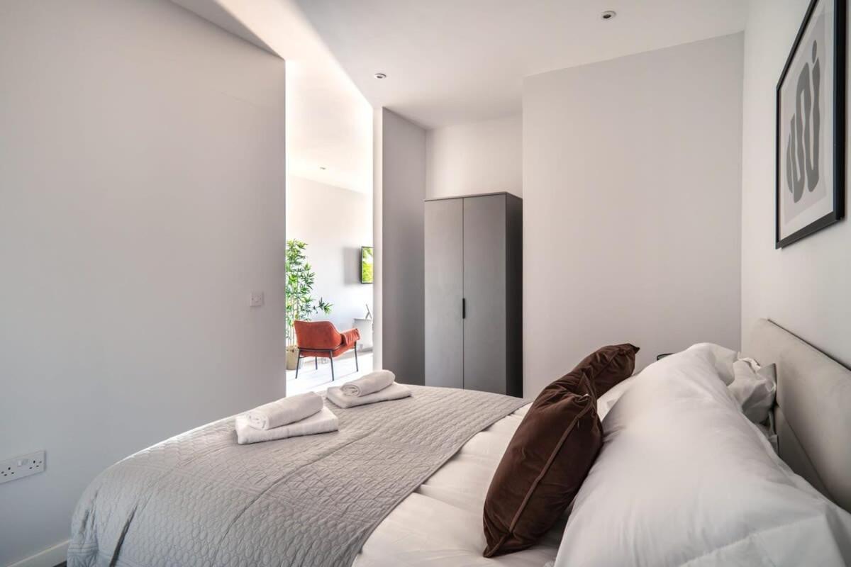 Modern & Spacious 2 Bed Apartment In Waterloo Liverpool Eksteriør billede