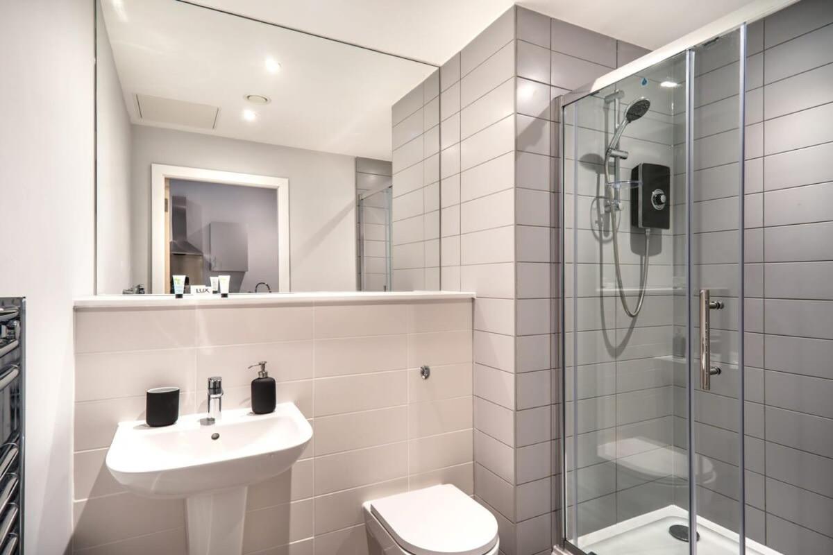 Modern & Spacious 2 Bed Apartment In Waterloo Liverpool Eksteriør billede
